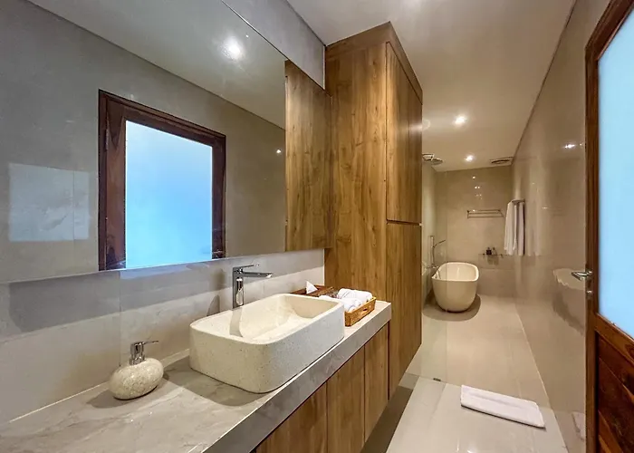 Komang 2